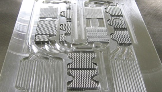 Metal thermal-management components with fine fins and integrated channels